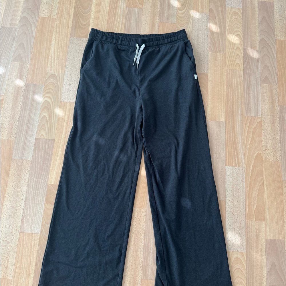 Vuori Halo Essential Wide leg Pants